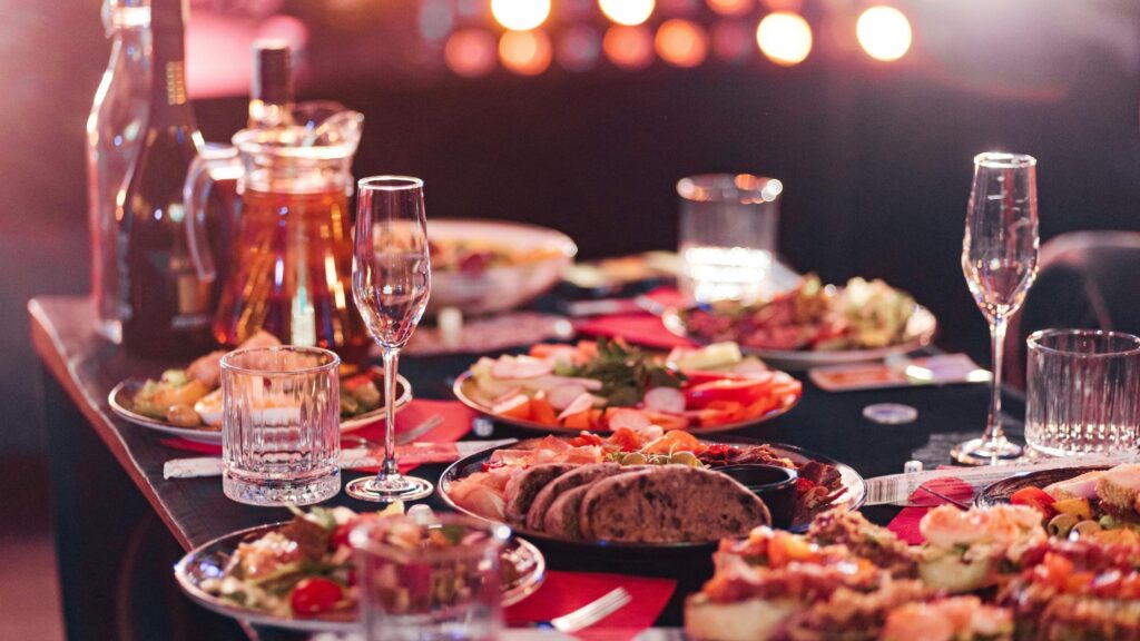 cena de empresa con juegos